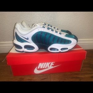 BRAND NEW MENS AIR MAX TAILWIND